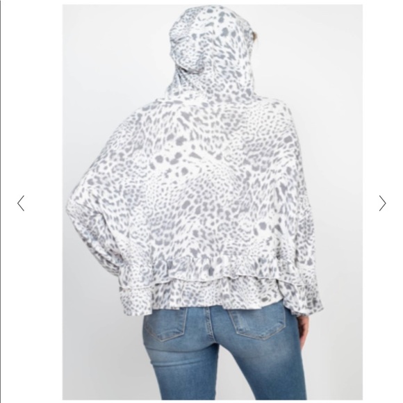Peach Love Gray Animal Print Long Sleeve Ruffle Hoodie. Size Large - Picture 9 of 10